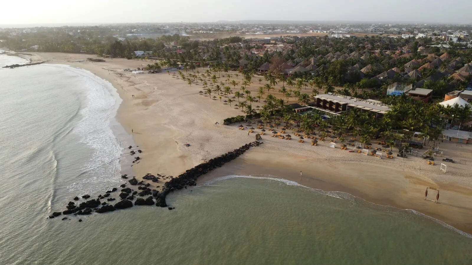 La plage de Saly vue du ciel